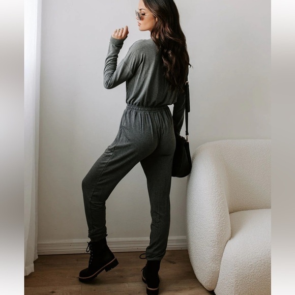 NWT Vici Colette Pocketed Drawstring Jumpsuit Size L - Picture 2 of 8